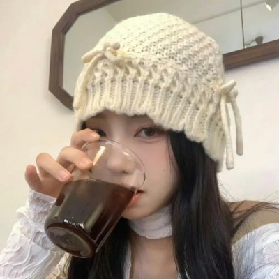 卫星女孩和奶牛海报